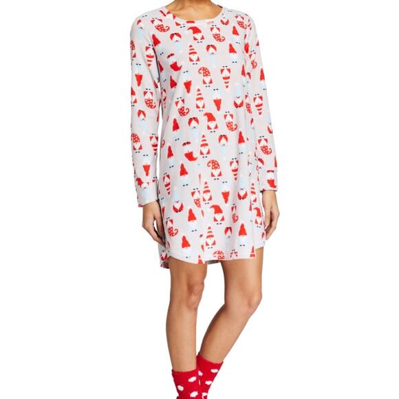 Beautiful Saint Eve Sleep Shirt w/Matching Socks - Picture 8 of 8